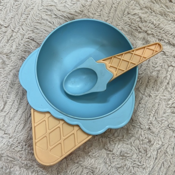 Ice cream cone bowls and spoons Set of 4 bowls and 4 spoons - Picture 12 of 16
